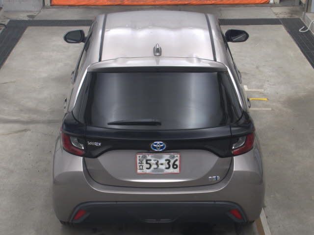 2021 Toyota Yaris ハイブリッドX auction photo 7