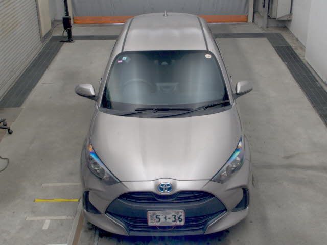 2021 Toyota Yaris ハイブリッドX auction photo 6