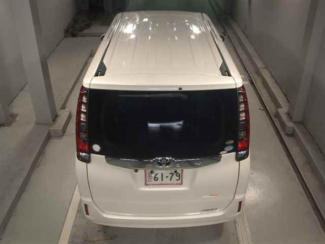 2017 Toyota Noah 4WD X Vパッケージ auction photo 7