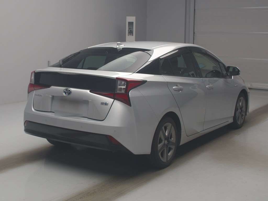 2019 Toyota Prius Sツーリングセレクション auction photo 2