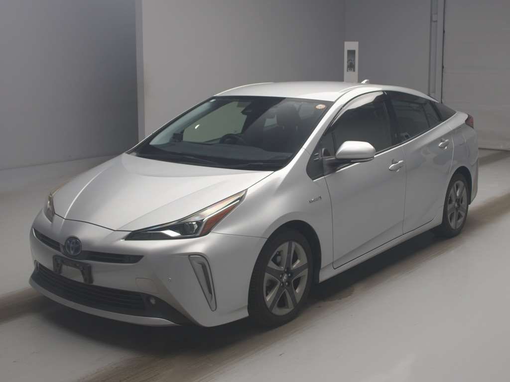 2019 Toyota Prius Sツーリングセレクション Japan auction vehicle
