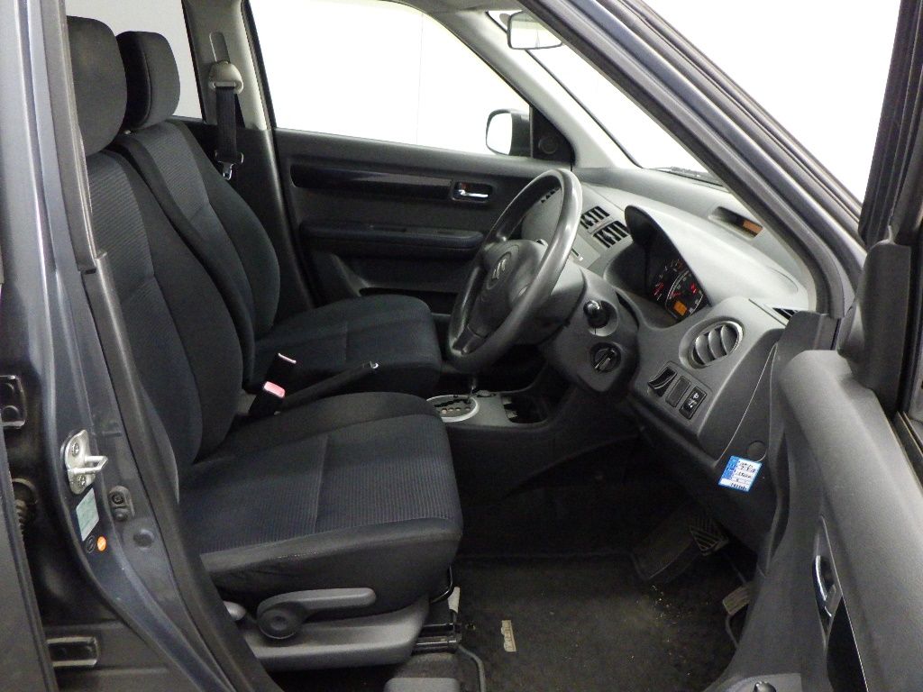 2010 Suzuki Swift XG auction photo 6