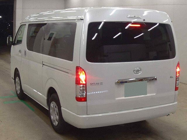 2026 Toyota Hiace GL auction photo 2