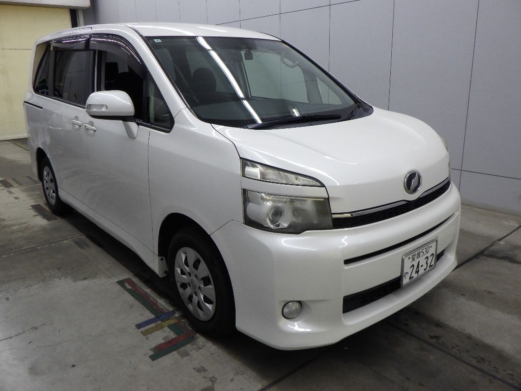 2012 Toyota Voxy X L 8 Japan auction vehicle