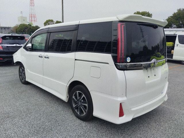 2020 Toyota Noah SI WXB 2 auction photo 2