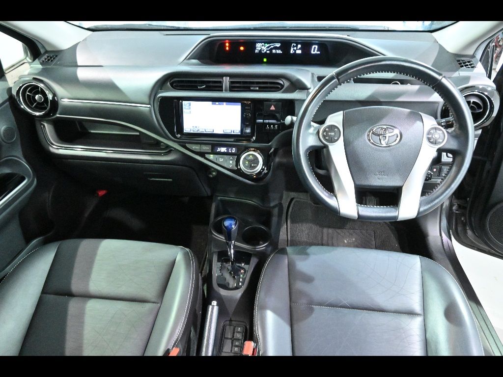 2015 Toyota Aqua G Black Soft Leather Selection auction photo 3