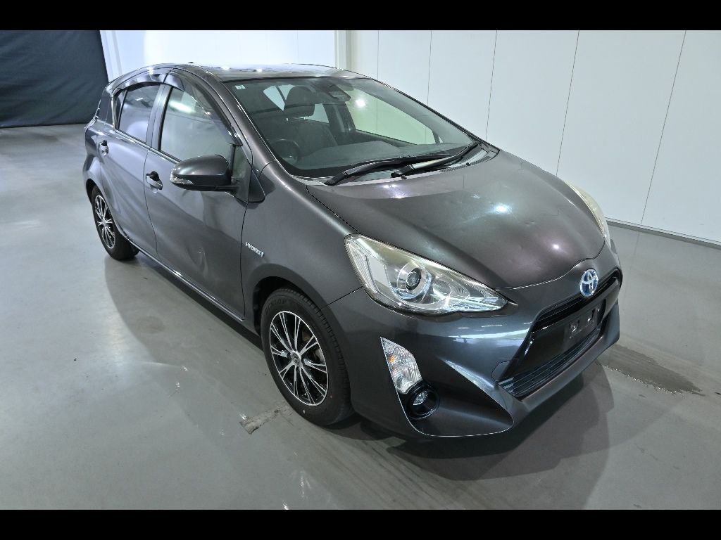 Japan Auction Vehicles 7 2015 Toyota Aqua G Black Soft Leather Selection auction photo