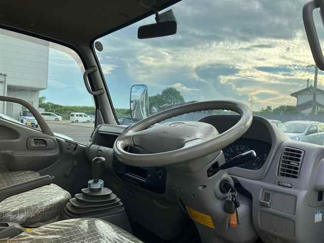 2014 Toyota Dyna Wキャブ auction photo 3