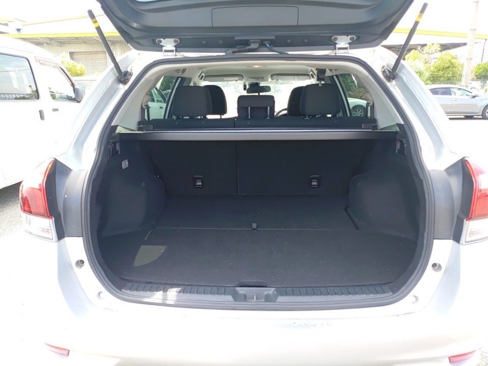 2020 Toyota Corolla Fielder auction photo 8