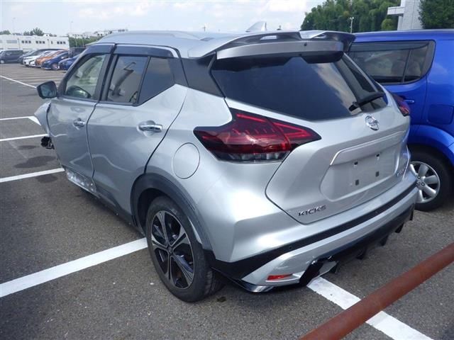 2021 Nissan Kicks X Two-Tone Interior Edition auction photo 2