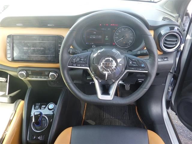 2021 Nissan Kicks X Two-Tone Interior Edition auction photo 5