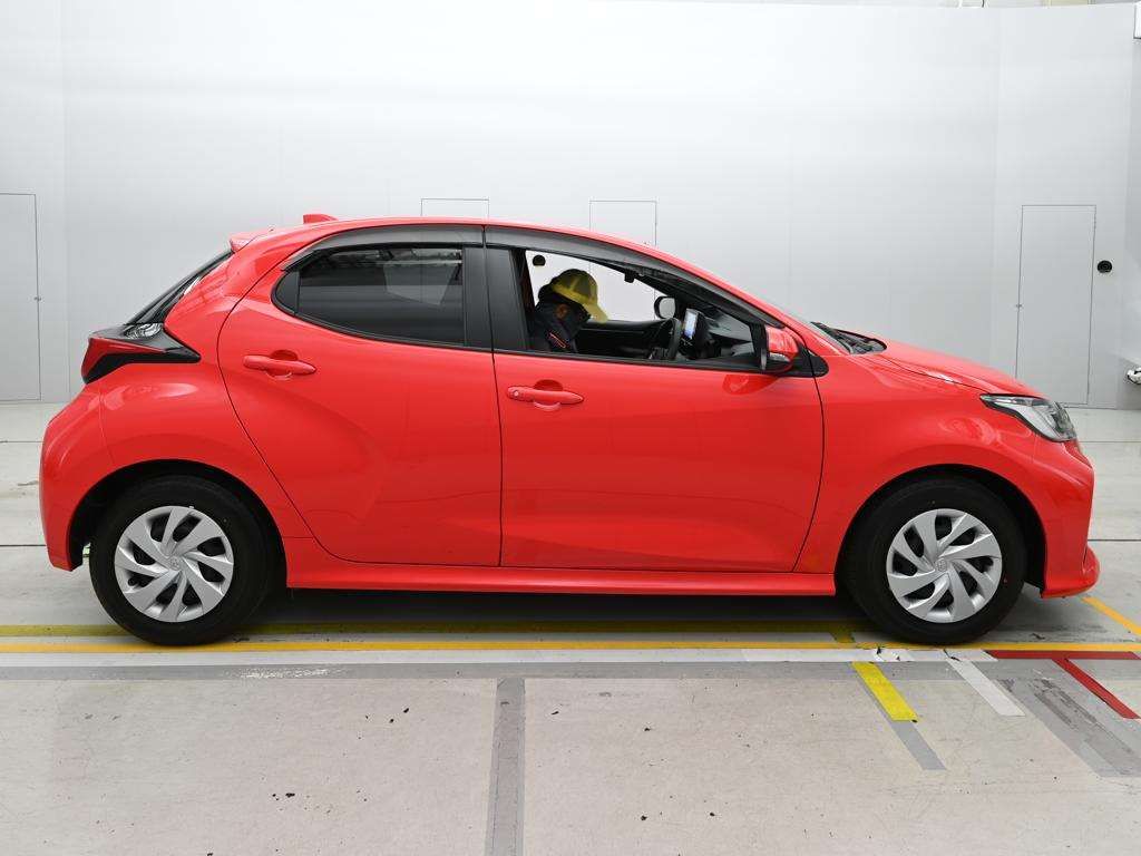 2023 Toyota Yaris G auction photo 3