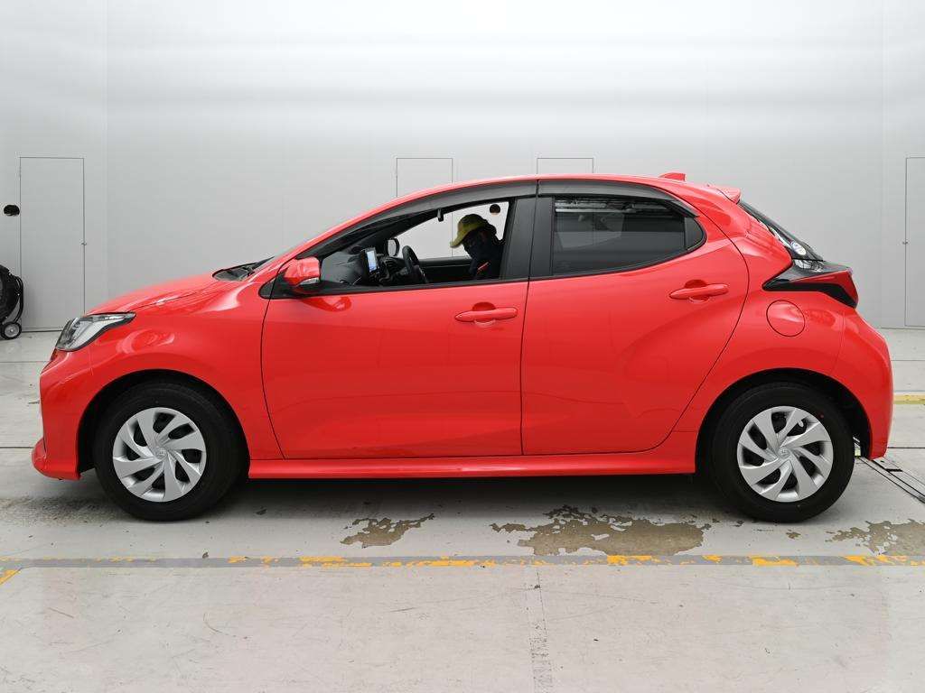 2023 Toyota Yaris G auction photo 4