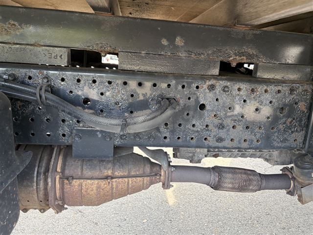 2010 Isuzu Elf 平ボディ auction photo 5