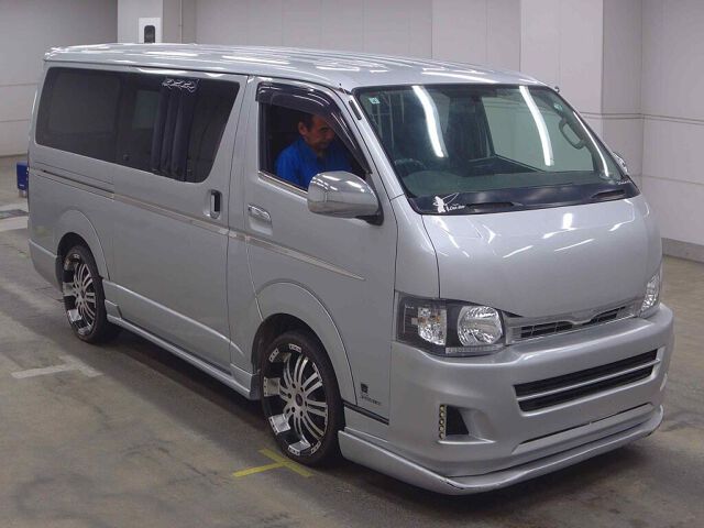 Japan Auction Vehicles 8 2007 Toyota Hiace Long DX GL Package 4WD auction photo