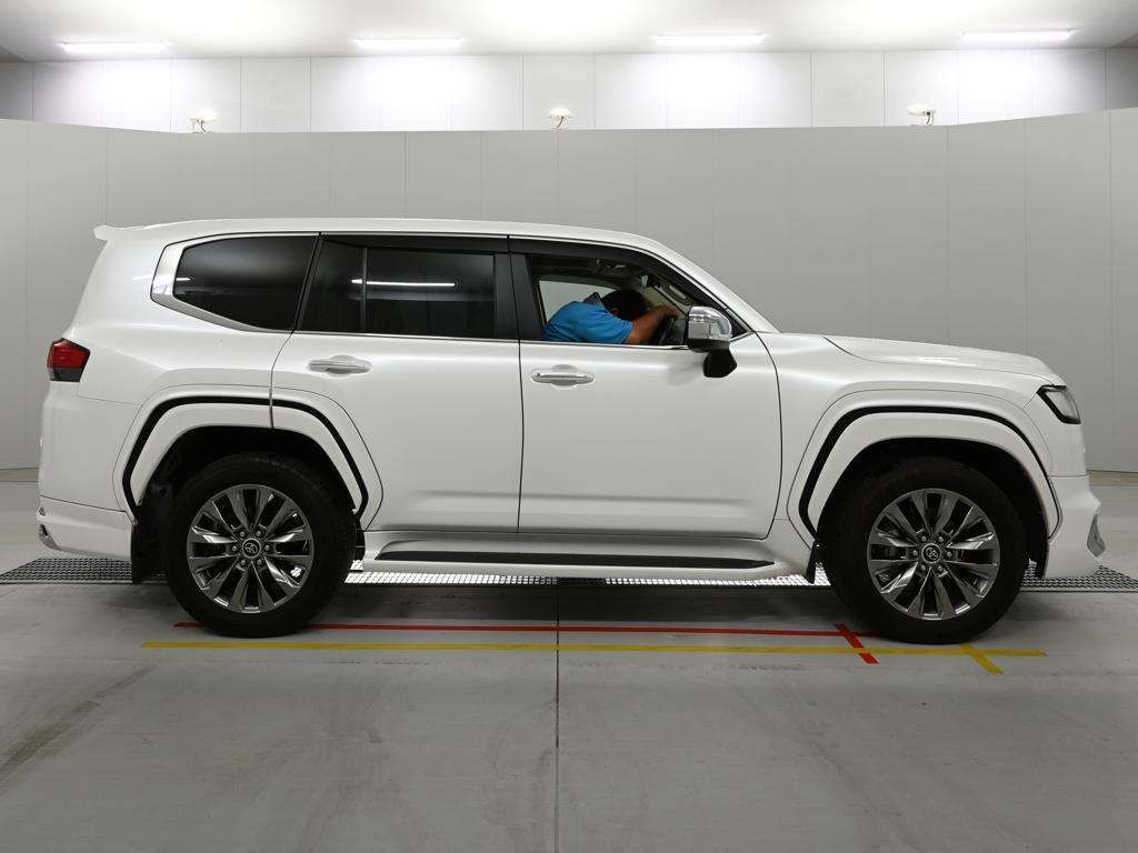2023 Toyota Land Cruiser ZX 4WD auction photo 3