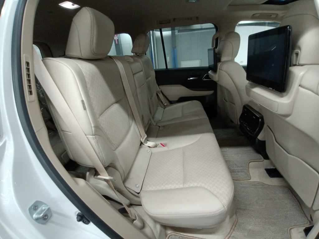 2023 Toyota Land Cruiser ZX 4WD auction photo 12