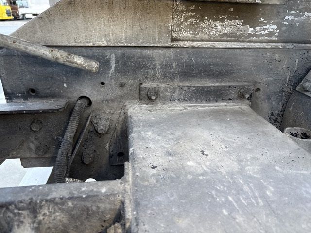 2007 Isuzu Giga ミキサー auction photo 14