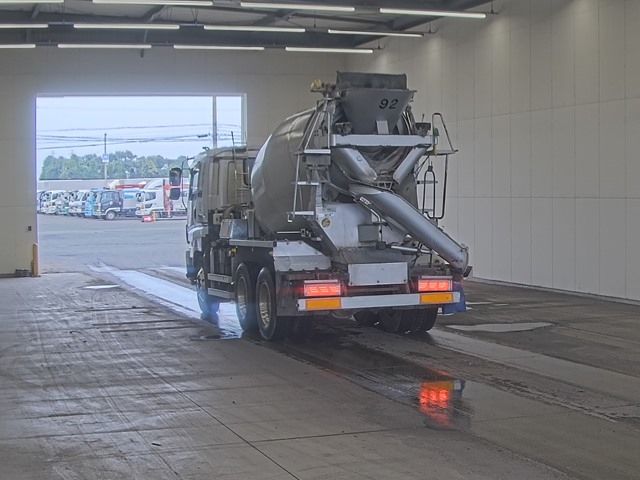 2007 Isuzu Giga ミキサー auction photo 2