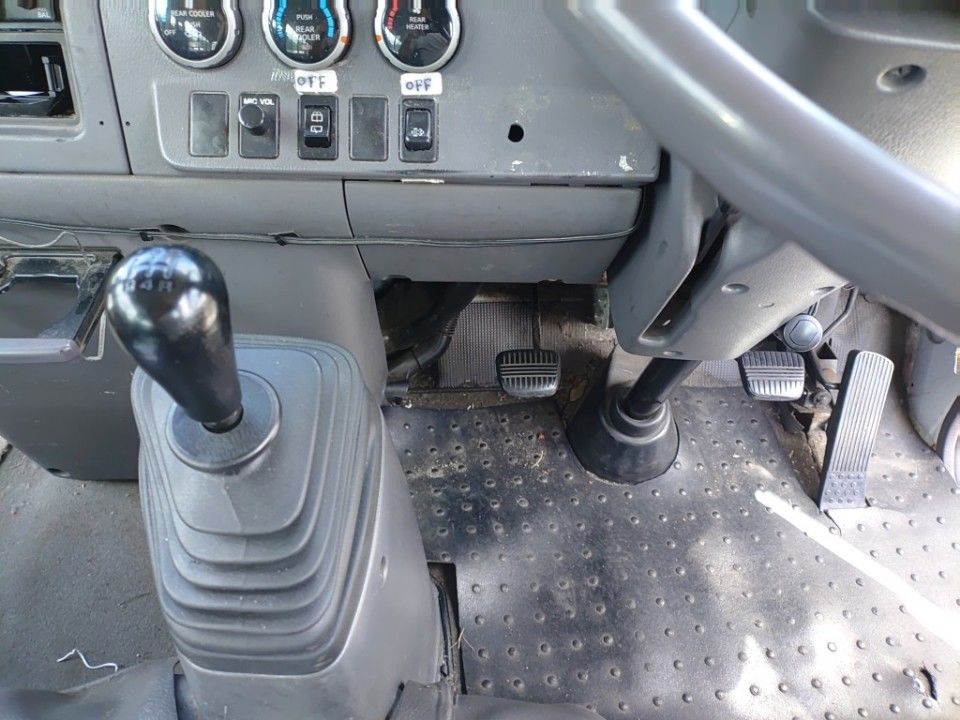 2010 Nissan シビリアン auction photo 12