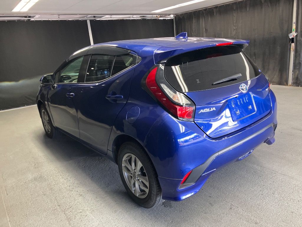 2022 Toyota Aqua G auction photo 2