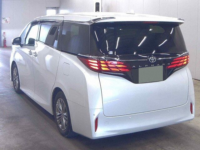 2025 Toyota Alphard Z 4WD auction photo 2