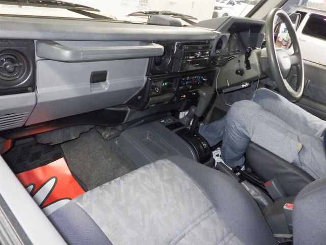 1999 Toyota Land Cruiser 70 ZXロング 4WD auction photo 3