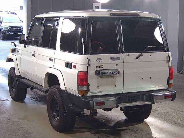 1999 Toyota Land Cruiser 70 ZXロング 4WD auction photo 2