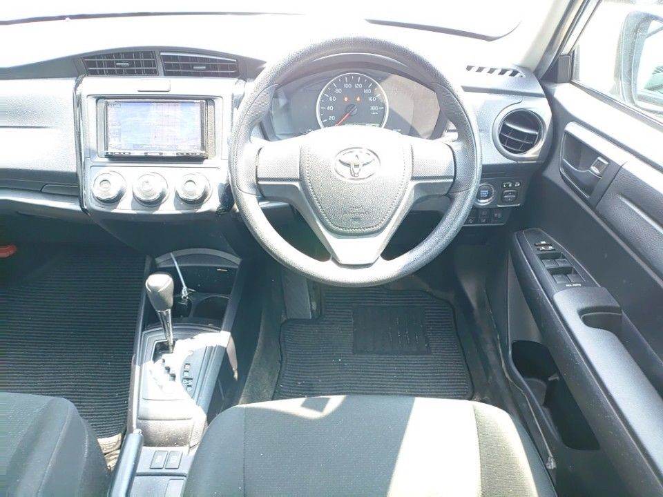 2021 Toyota カローラ アクシオ auction photo 3