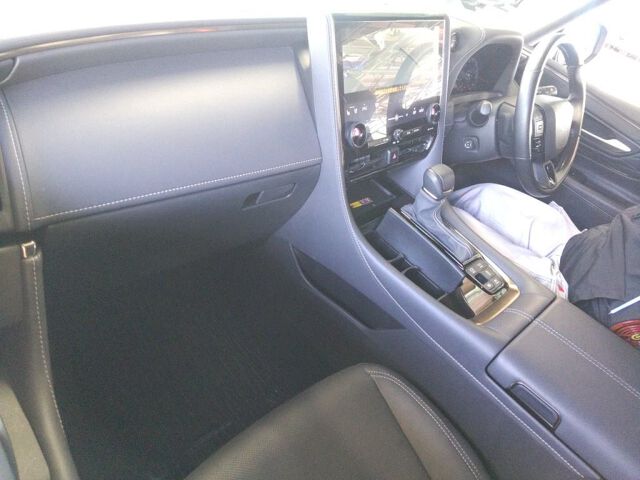 2024 Toyota Alphard Z 4WD auction photo 3