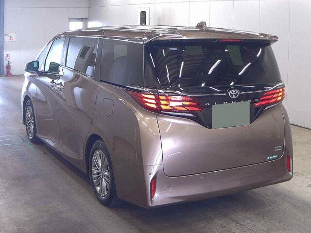 2024 Toyota Alphard Z 4WD auction photo 2