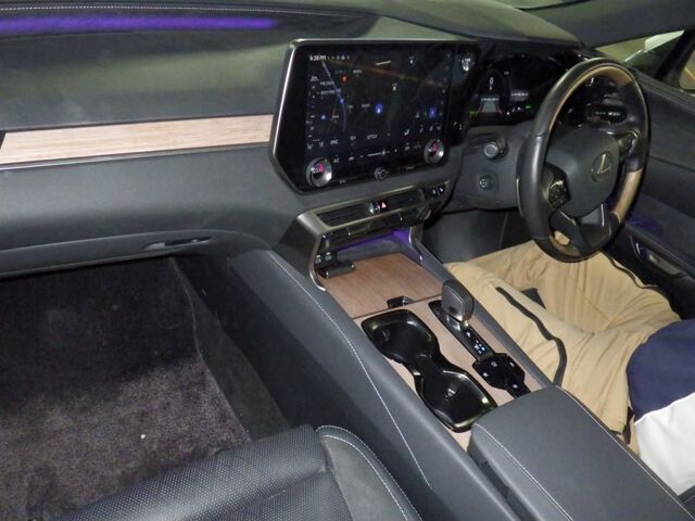 2025 Lexus RX RX350H Version L auction photo 3