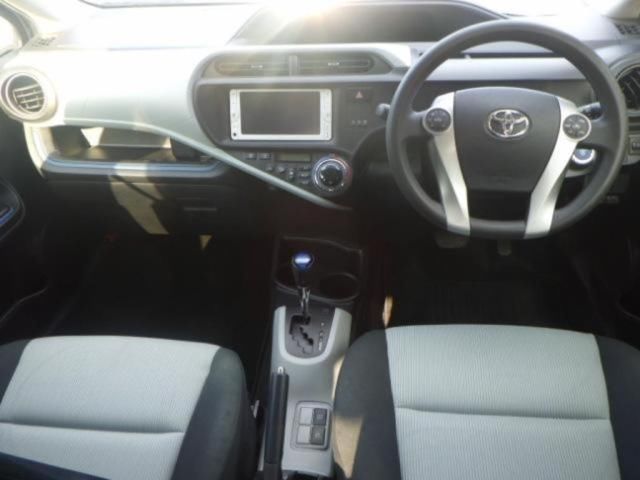 2014 Toyota Aqua S auction photo 3