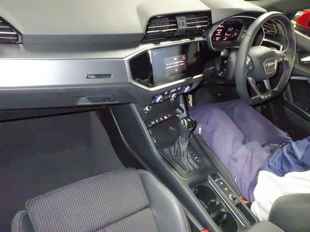 2021 Audi Q3 35TFSI S-Line auction photo 3