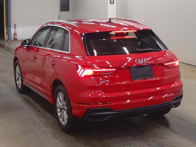 2021 Audi Q3 35TFSI S-Line auction photo 2