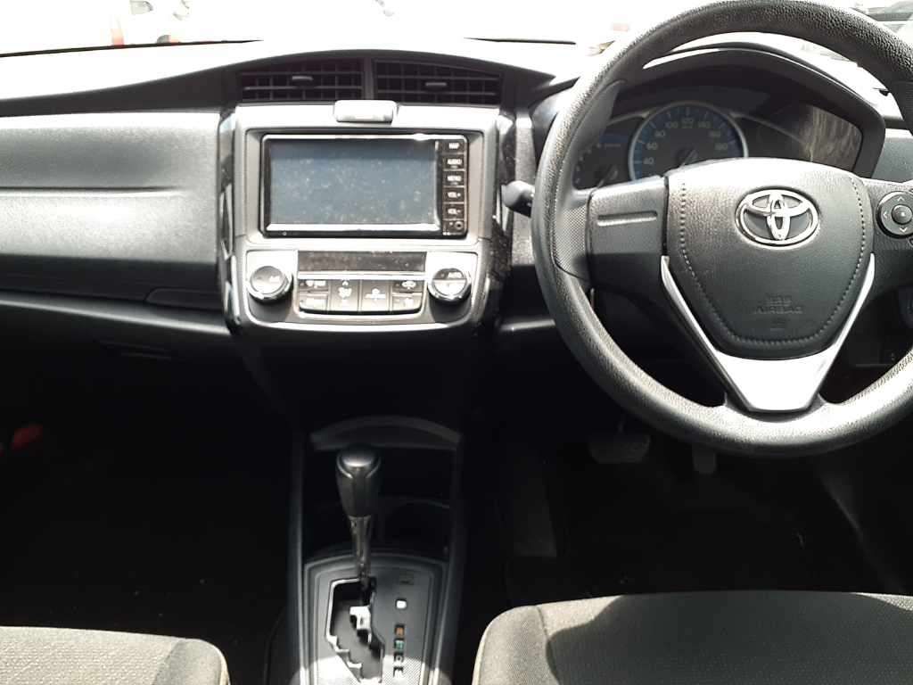 2021 Toyota Corolla Axio Hybrid EX auction photo 9