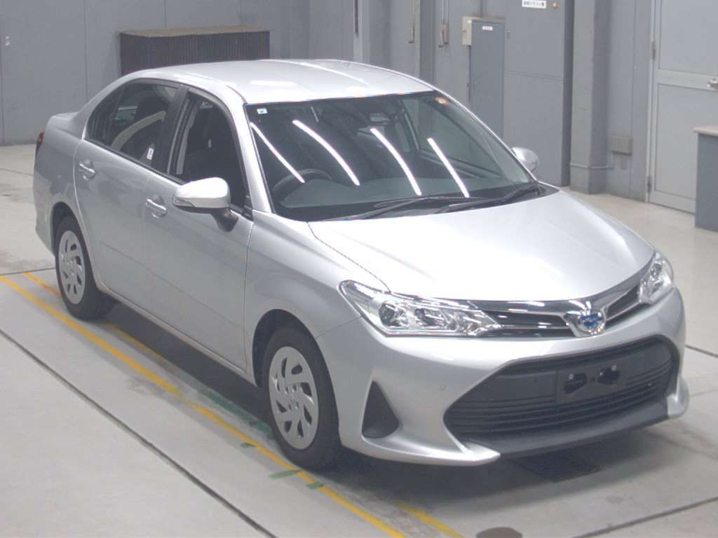 2021 Toyota Corolla Axio Hybrid EX auction photo 5