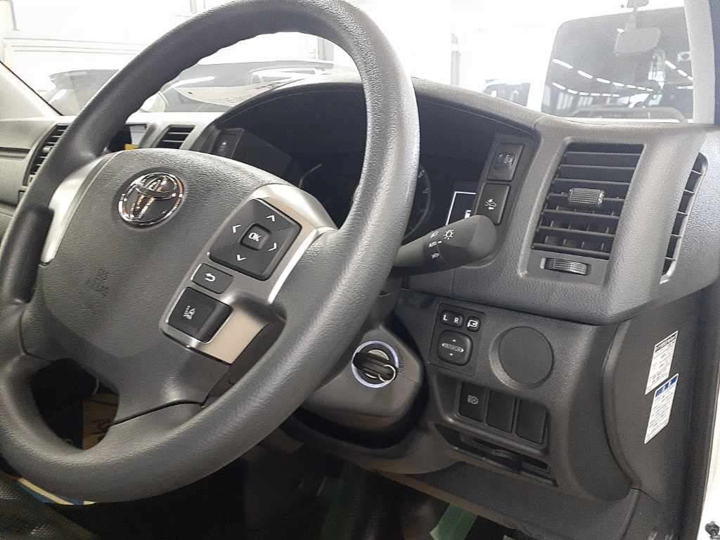 2026 Toyota Hiace DX GL Package auction photo 9