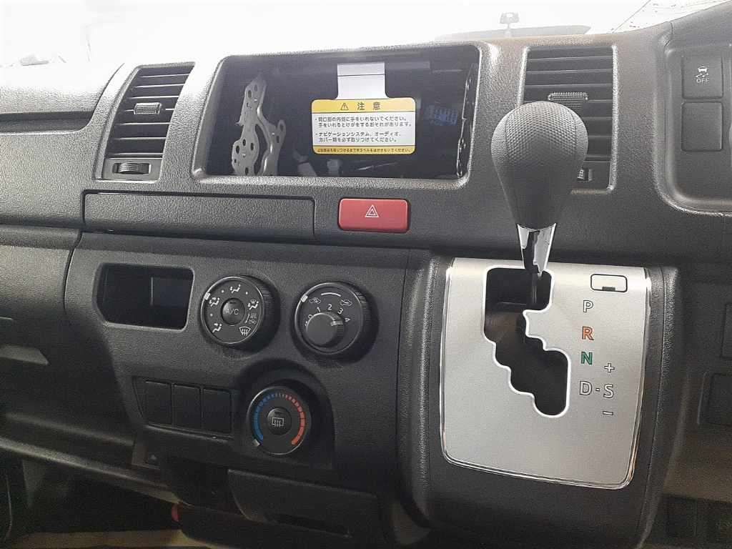 2026 Toyota Hiace DX GL Package auction photo 12