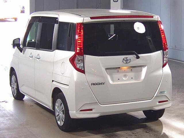 2022 Toyota Roomy G auction photo 2