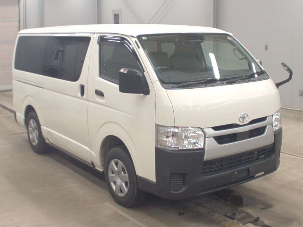 2021 Toyota Hiace DX 4WD auction photo 5