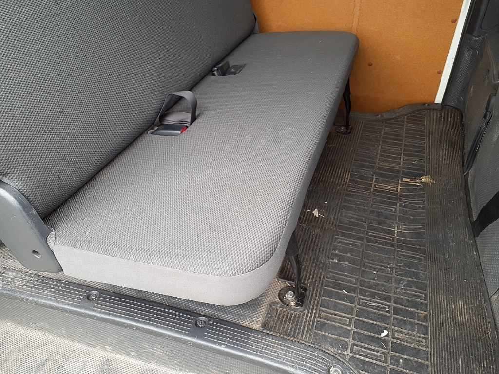 2021 Toyota Hiace DX 4WD auction photo 10