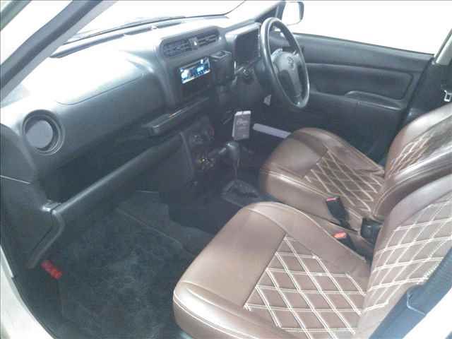 2017 Toyota Succeed 4WD UL auction photo 3