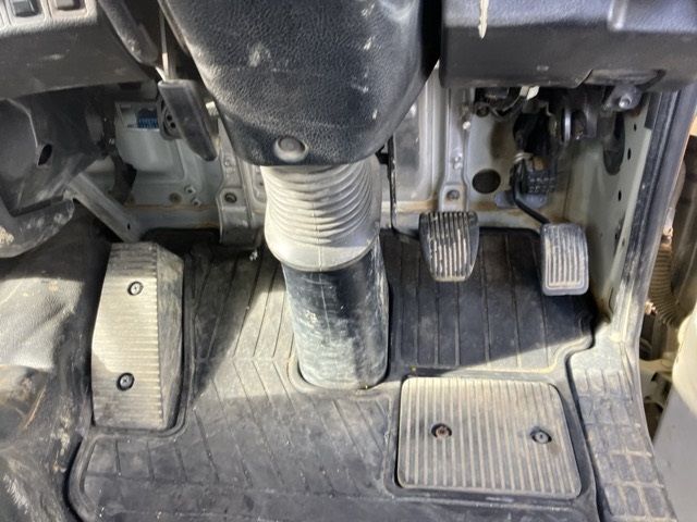 2017 Hino Ranger dump auction photo 4