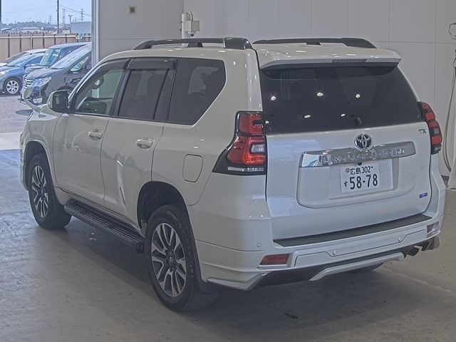 2022 Toyota ランクルプラド 4WD TX Lパッケージ auction photo 2