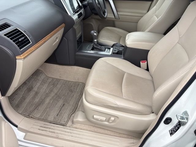 2022 Toyota ランクルプラド 4WD TX Lパッケージ auction photo 9