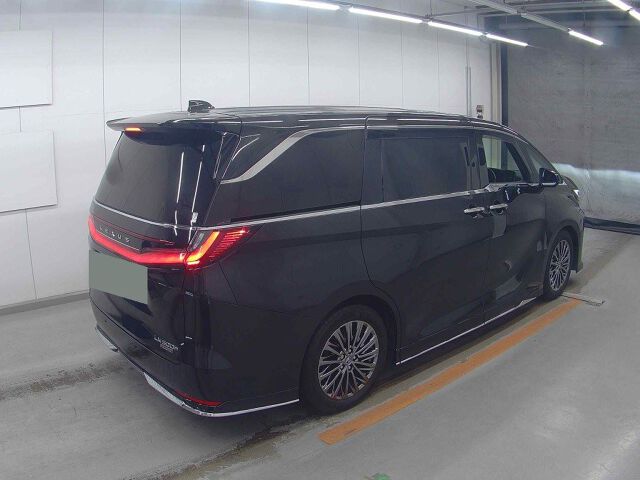 2024 Lexus LM LM500HバジョンL 4WD auction photo 5