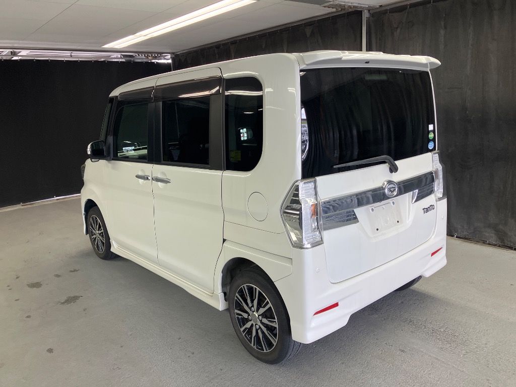 2015 Daihatsu Tanto Custom X Top Edition SAII auction photo 2