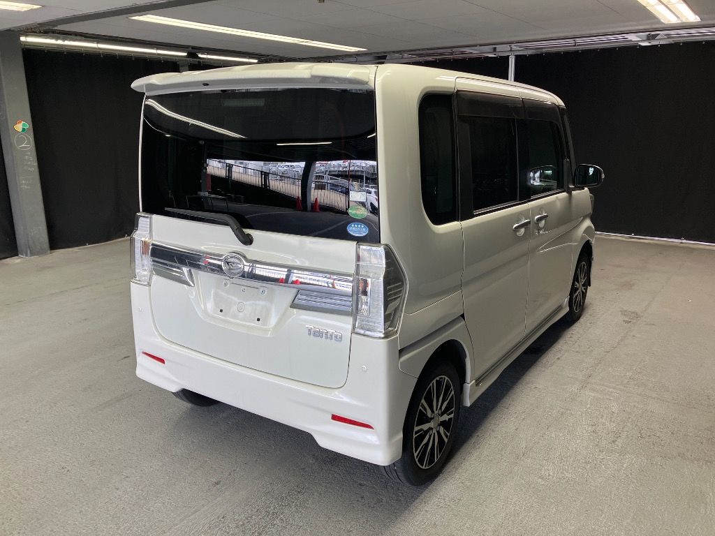 2015 Daihatsu Tanto Custom X Top Edition SAII auction photo 4