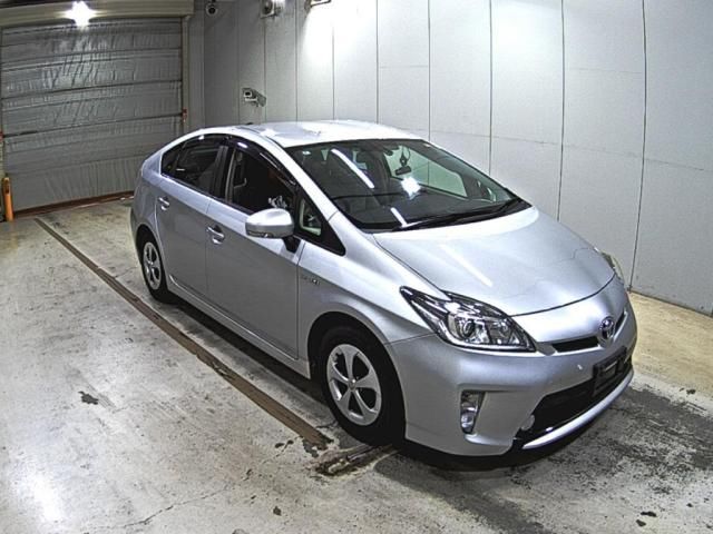 Japan Auction Vehicles 5 2015 Toyota Prius G auction photo